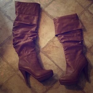 Like New!...Heel boots